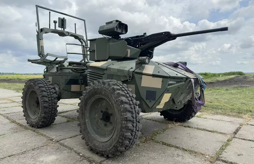 Силы обороны Украины в реальных боевых условиях тестируют беспилотного робота Ironclad с тепловизором и боевой турелью «ШаБля М2»