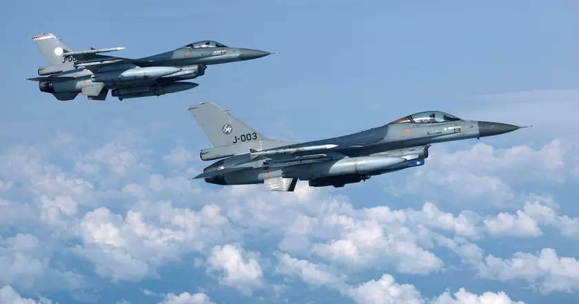 Украина получит модернизированные истребители F-16AM/BM Block 20 MLU с возможностью запуска ракет «воздух-воздух» и улучшенным радаром с дальностью более 110 км