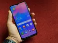 Samsung Galaxy M30s появился на «живых» фото: двойная камера, порт USB-C и разъём для наушников