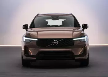 Volvo XC60 2026: Шведы вставили батарею от электромобиля в гибрид и добавили Gemini