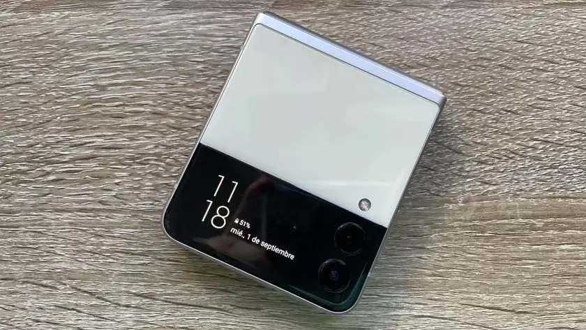 Galaxy Flip 3 получил обновление с патчем безопасности за март в США