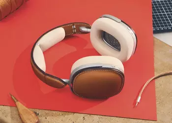 This is what luxury looks like: fashion house Hermès will release $15,000 worth of calfskin and silver headphones