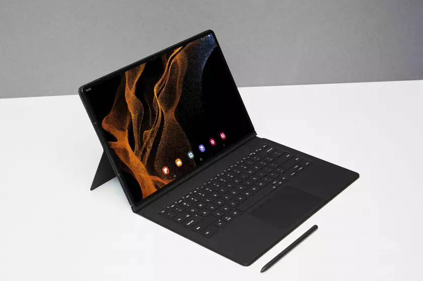 Samsung Galaxy Tab S8 Ultra – Snapdragon 8 Gen1, 14,6” экран с «чёлкой», пара двойных камер и АКБ ёмкостью 11 200 мА*ч по цене от $1 100