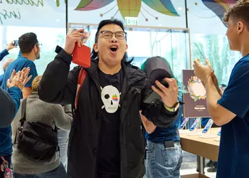 China's Q2 2025 iPhone sales grow for the first time after two years of decline: +8%