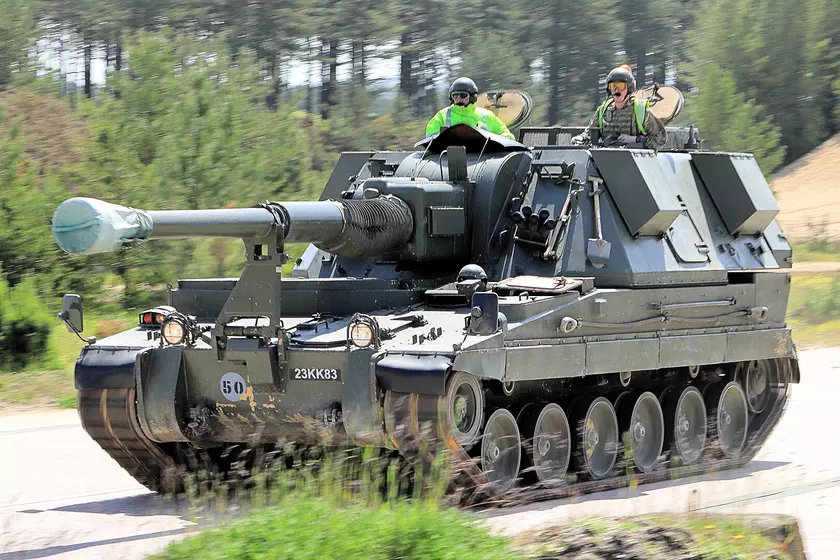 Компонент мобильной артиллерии: обзор британской САУ AS-90
