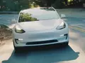 Tesla Model 3 выходит на дороги