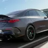 Прев'ю електричного седана Mercedes-AMG CLA 45 - вид ззаду на трасі