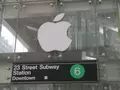 Вход в метро выдали за новый Apple Store
