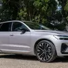 Прев'ю зображення Volvo XC60 2025 року, зйомка спереду