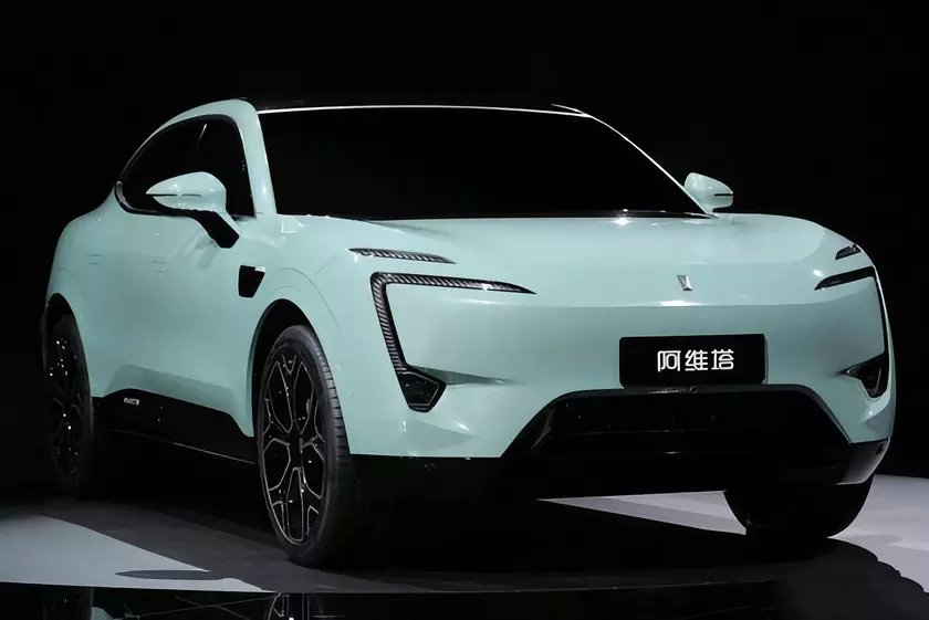 Huawei, CATL и Changan Automobile представили AVATR E11: электрический кроссовер с запасом хода в 700 км и разгоном до 100 км/ч менее чем за 4 сек