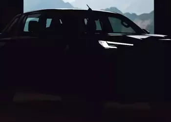 Toyota prepares for the world premiere of the new Hilux: official details and first images
