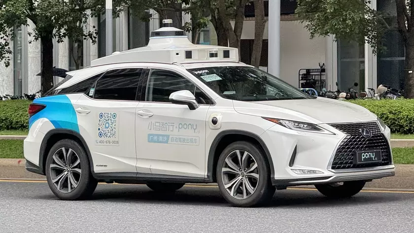Pony.ai представляет автономный Lexus RX: новая эра в технологии самообучающихся автомобилей