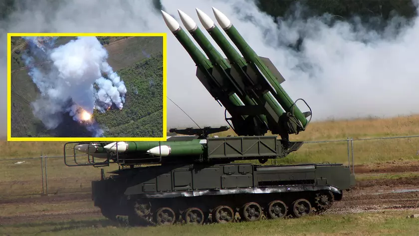 Вооружённые Силы Украины показали уничтожение российского зенитно-ракетного комплекса «Бук-М1» с помощью ракетной системы HIMARS