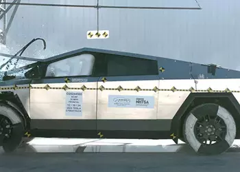 Краш-тест Tesla Cybertruck: электрический пикап получил пять звезд NHTSA