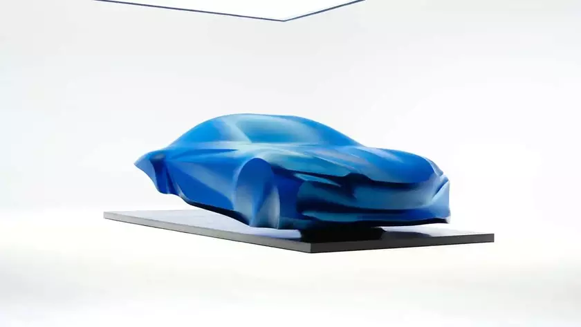 Скульптура Alpine A110 2027 под синим покрывалом