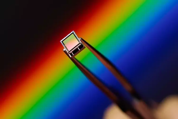 Розумні пікселі: Singular Photonics представила сенсор ...