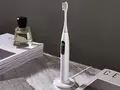 Oclean X Pro Elite: бесшумная электрическая зубная щётка с экраном, защитой IPX7 и автономностью до 35 дней за $57