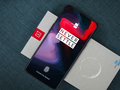 Фотографии чехла для OnePlus 6T раскрыли дизайн задней панели смартфона