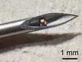Научный прорыв: Columbia Engineering представила медицинский микрочип, который помещается внутри иглы