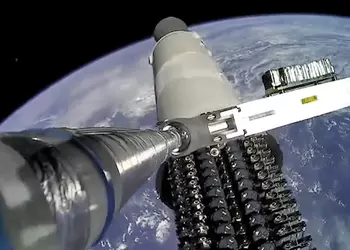 Космический нео-нуар над Калифорнией: SpaceX отпраздновала 50-й запуск Starlink в 2026 году