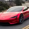 Tesla Roadster в гараже на предварительном виде