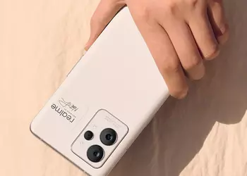 Realme GT 2 Pro appears on official images with a design like the Realme GT 2 Neo
