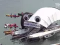 Mr.Trash Wheel вылавливает мусор из реки