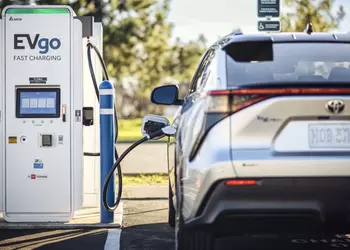 New Toyota Batteries for Electric Vehicles Will Last 40 Years