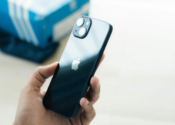 8 out of 10 - Apple models dominate the list of best-selling smartphones in 2022