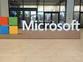 Microsoft представила ОС Windows 10 S, ноутбук Surface Laptop и гнущуюся мышку Surface Arc Mouse