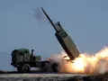 Украинские артиллеристы уничтожили целую колонну российской техники с боеприпасами и топливом (видео)