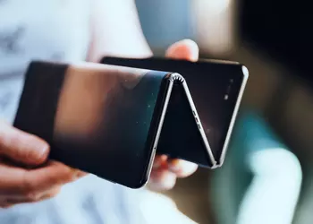 Huawei will unveil the world's first smartphone that folds into three on 10 September