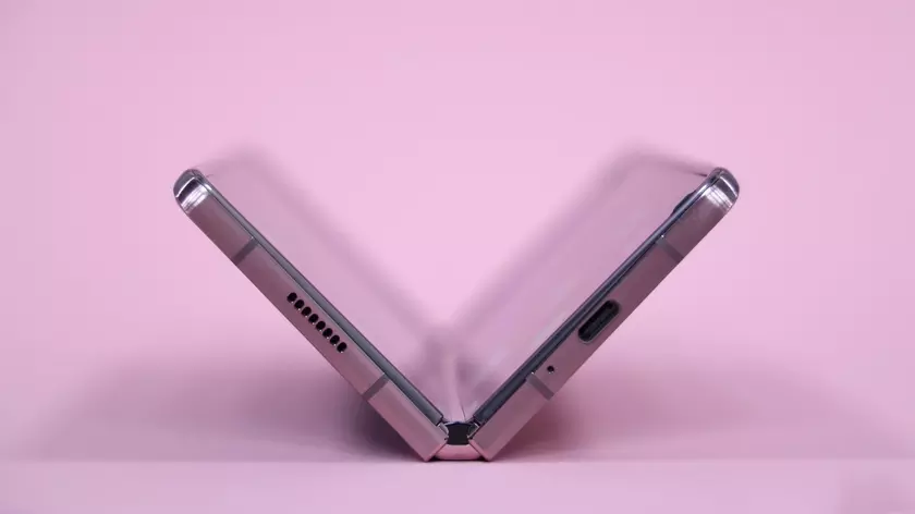 Samsung уже начала массовое производство складных смартфонов Galaxy Z Fold 3 и Z Flip 3