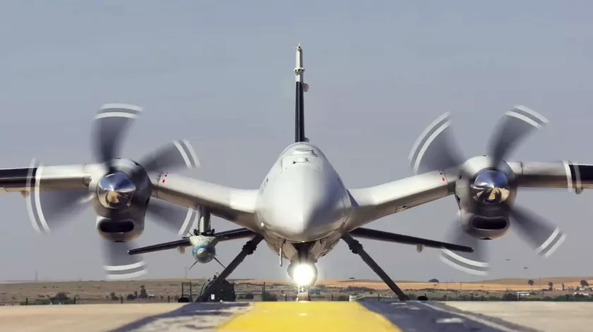 Bayraktar Akinci испытал авиабомбу MK-83 с комплектом наведения GÖKCE