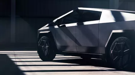 Tesla змушена зберігати непродані Cybertruck на парковці торгового центру