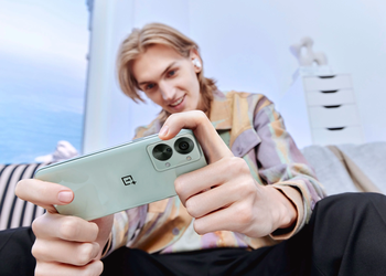 OnePlus Nord 2T is almost a copy of OnePlus Nord 2 with new chip and old price