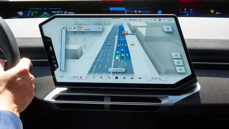 BMW OS X: навігація, яка нарешті ...
