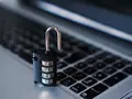 Apple предупредила польского прокурора о возможном взломе её iPhone