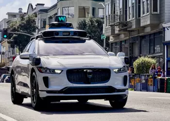 In San Francisco, a woman gave birth in a driverless Waymo taxi