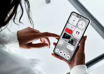 The Nothing Phone (2) smartphone has received its first update: what's improved?