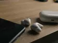 Realme готовит новые TWS-наушники с дизайном, как у Apple AirPods Pro