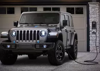 Stellantis ceases production of Jeep and Chrysler plug-in hybrids in North America