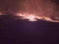 Ночное извержение вулкана глазами дрона