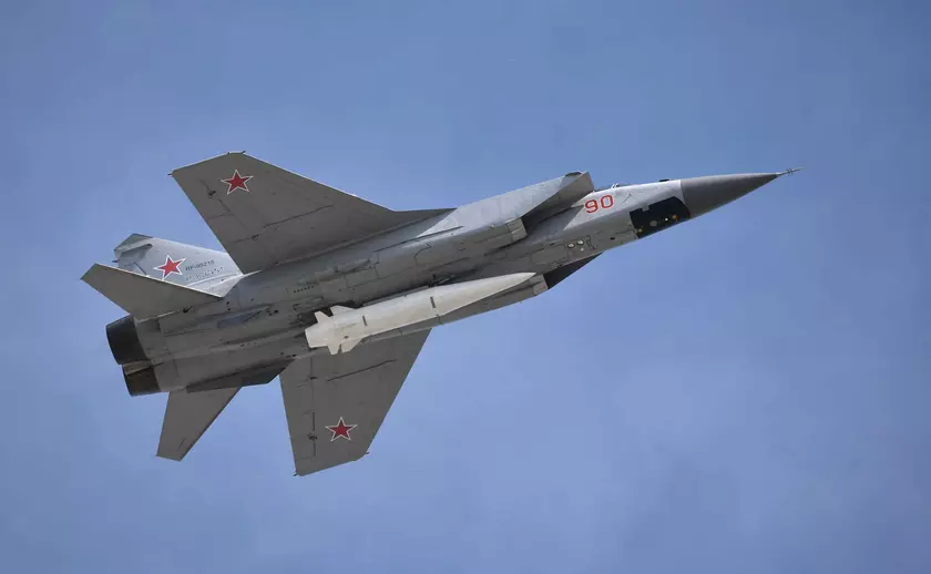 Для удара по военным объектам в Украине россия использовала самые современные гиперзвуковые ракеты «Кинжал» – украинская ПВО пока не способна их сбивать