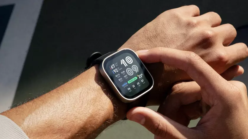 Умные часы Amazfit Bip Max с большим дисплеем