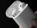 Начало продаж Apple AirPods отложили на 2017 год