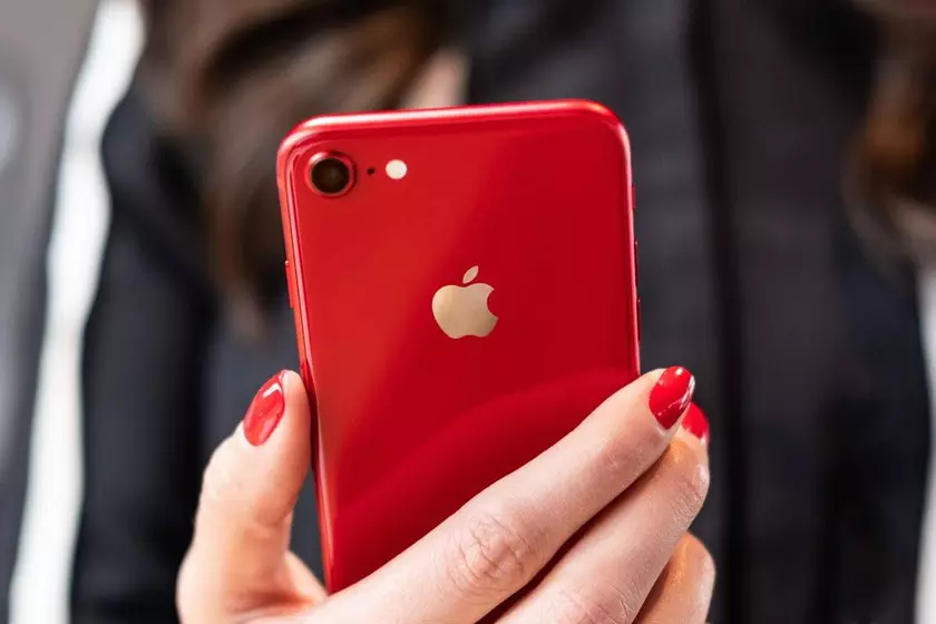 Повышение цен отменяется: iPhone SE 3 будет стоить столько же, как и iPhone SE 2020