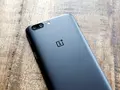 OnePlus 5 словили на махинациях с тестами, но это не помешало ему поставить рекорды продаж