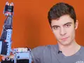 Школьник из Андорры сделал себе протез из LEGO