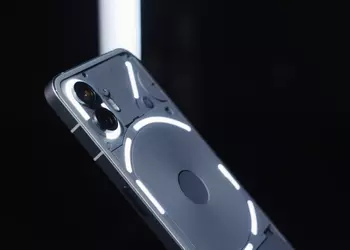 Without waiting for presentation: MKBHD shows Nothing Phone (2) on video